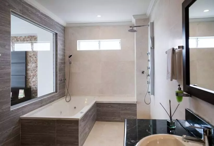 Fotos del hotel Varuna:  17