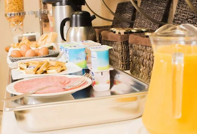 Fotos del hotel Excelsuites Residence:  2