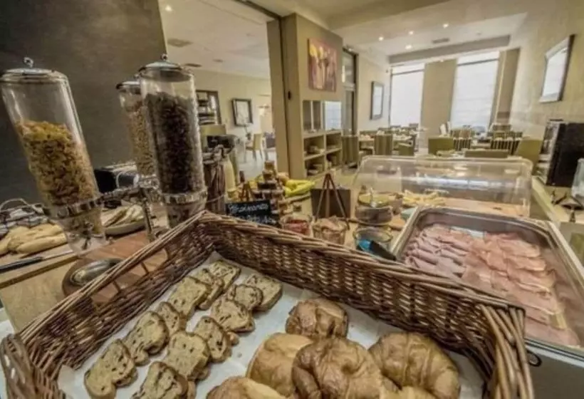 Fotos del hotel Excelsuites Residence:  13