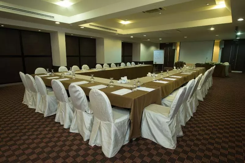 Fotos del hotel Century Park:  7