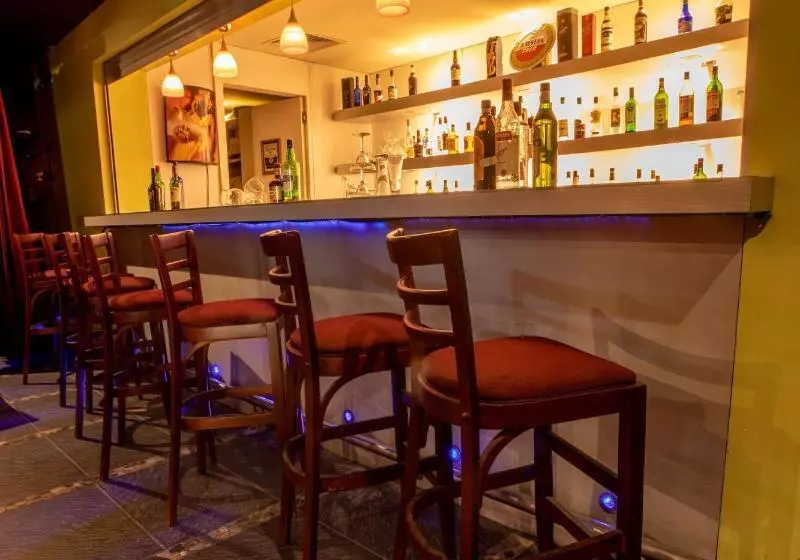 Fotos del hotel Century Park:  12