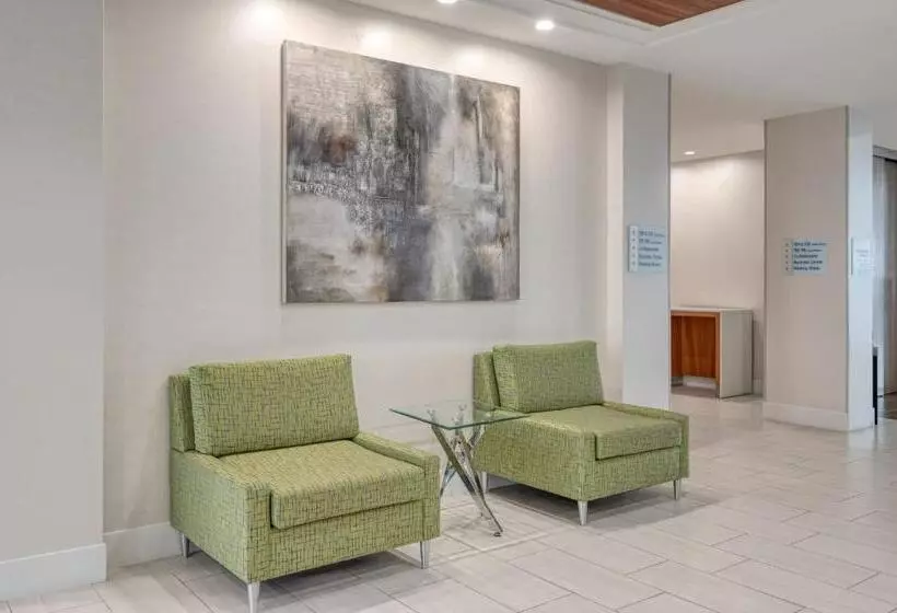 Fotos del hotel Holiday Inn Express  & Suites Ottawa Airport, An Ihg:  2