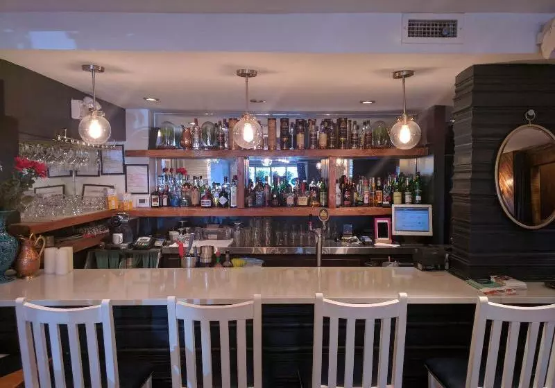 Fotos del hotel Auberge Du Carre Stlouis:  7