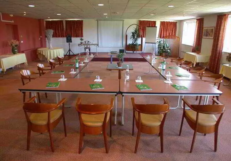 Fotos del hotel Residhotel Golf Grand Avignon:  3