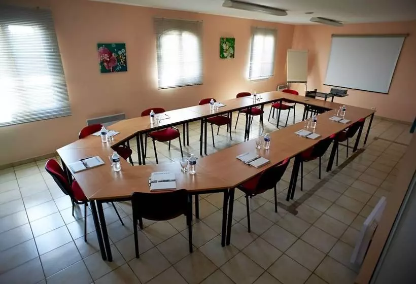 Fotos del hotel Residhotel Golf Grand Avignon:  16