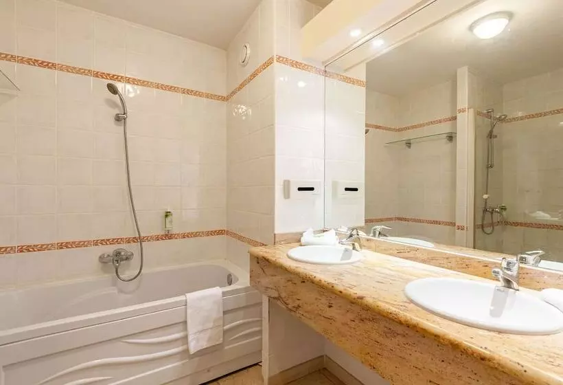 Fotos del hotel Residhotel Golf Grand Avignon:  14