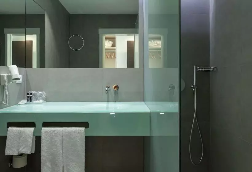 Fotos del hotel Varzinn:  7