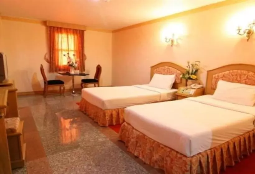 Fotos del hotel 13 Coins Ngamwongwan:  9