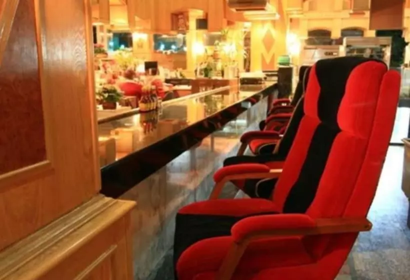 Fotos del hotel 13 Coins Ngamwongwan:  5