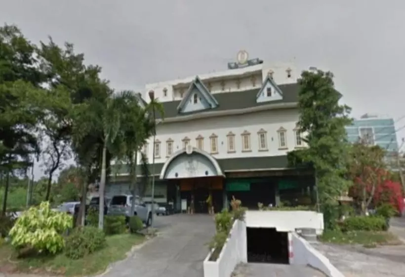 13 Coins Ngamwongwan