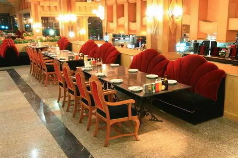 Fotos del hotel 13 Coins Ngamwongwan:  11