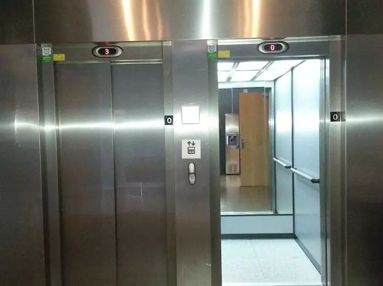 Fotos del hotel Holiday Inn Express Vitoria:  2