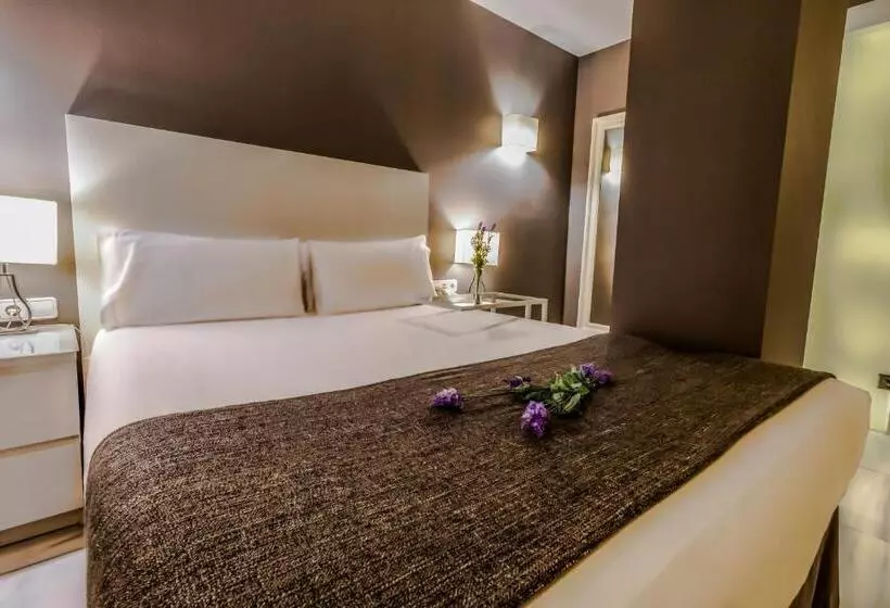 Sm Hotel Teatre Auditori