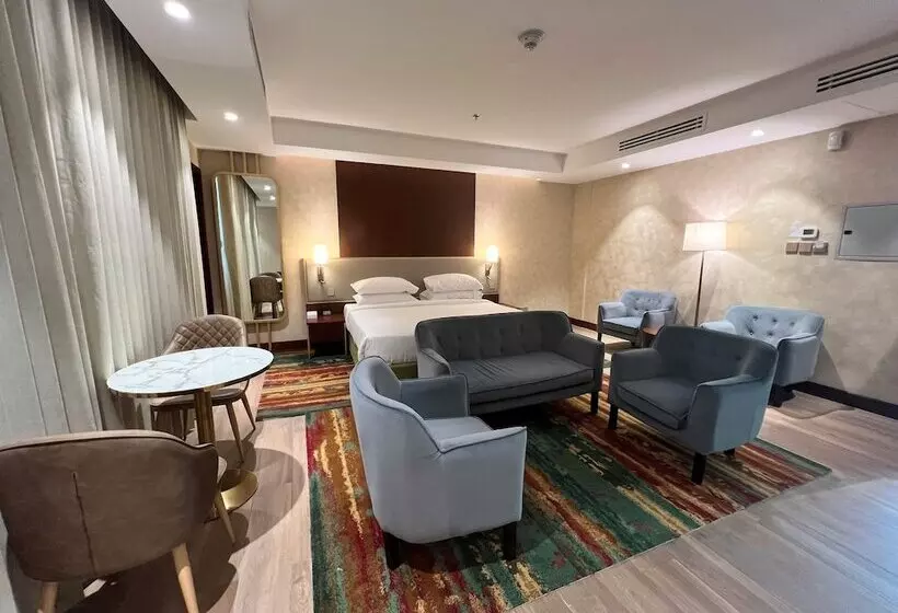 Pearl City Suites By Gemstones