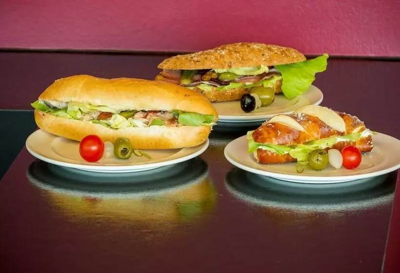 Fotos del hotel Dasbreitehotel Am Rhein:  5