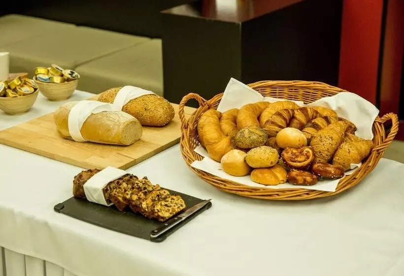 Fotos del hotel Dasbreitehotel Am Rhein:  11