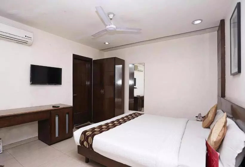 Fotos del hotel Grand Peepal:  2