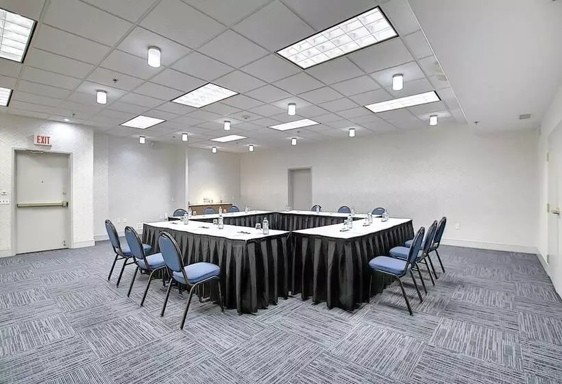 Fotos del hotel Holiday Inn Express Airportcalgary, An Ihg:  2