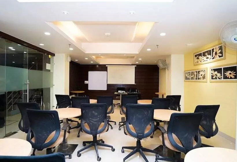 Fotos del hotel Pooja Palace:  6