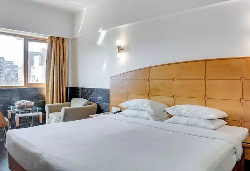 Fotos del hotel Ramee Guestline  Khar:  9