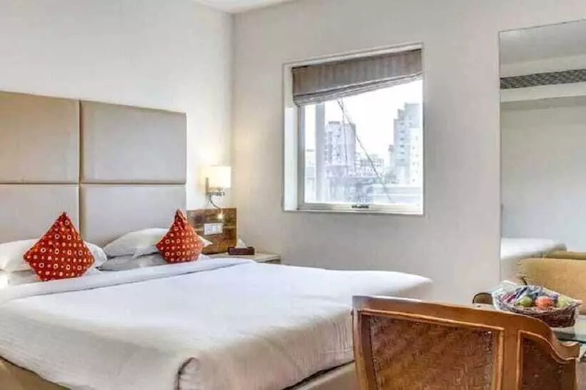 Fotos del hotel Ramee Guestline  Khar:  10