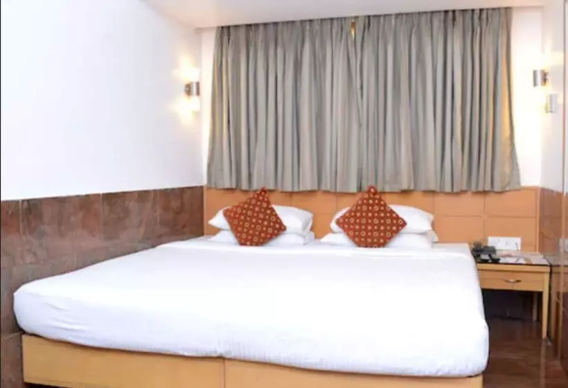 Fotos del hotel Ramee Guestline  Khar:  11