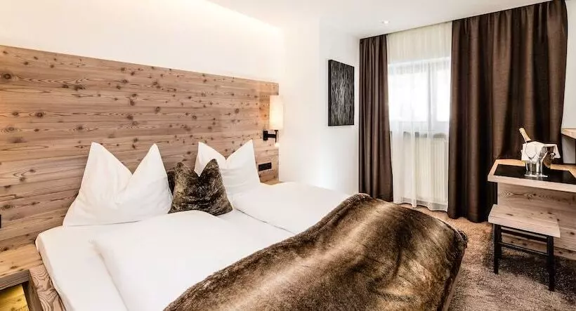 Fotos del hotel Arthotel Anterleghes - Gardenahotels:  18