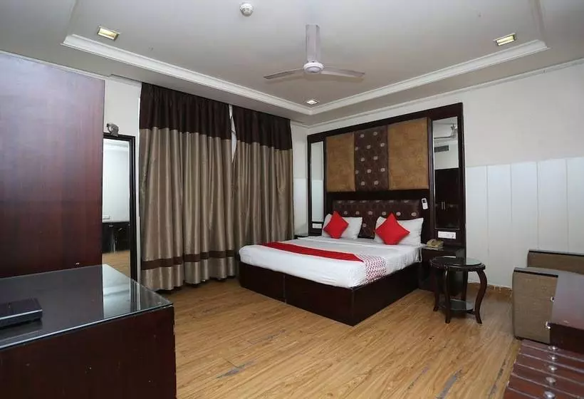 Parkland Kailash Colony