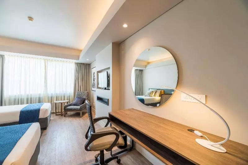 Fotos del hotel Rainbow Towers Hotel And Conference Centre:  2