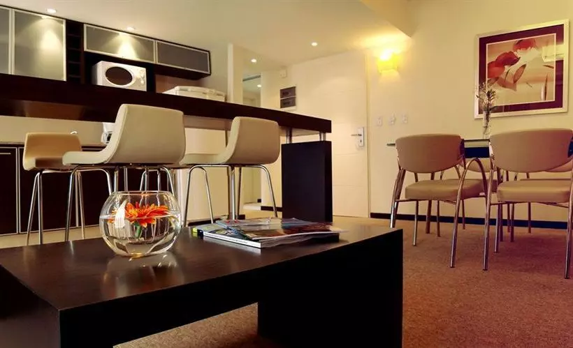 Fotos del hotel Espacia Suites:  2