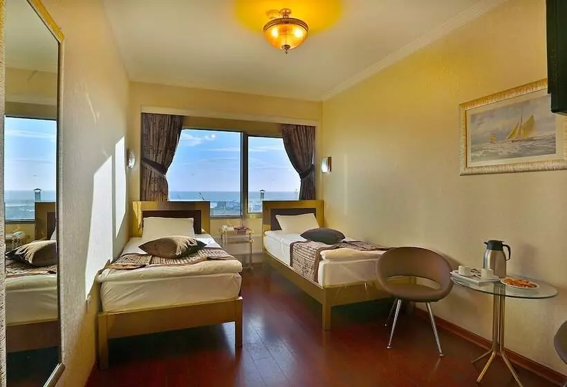 Fotos del hotel Grand Madrid:  24