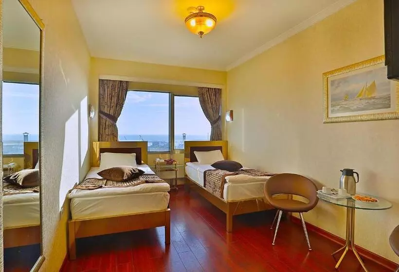 Fotos del hotel Grand Madrid:  25