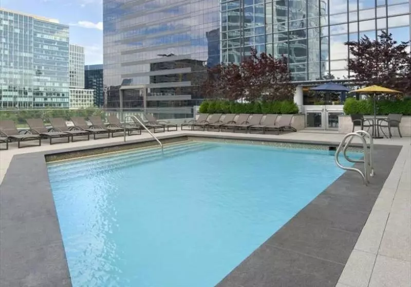 Global Luxury Suites At Boston Seaport