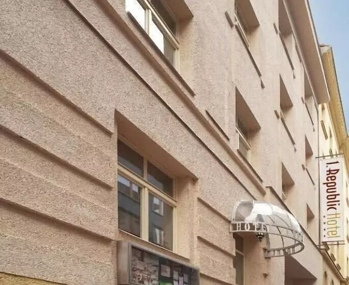 Fotos del hotel 1.republic:  10