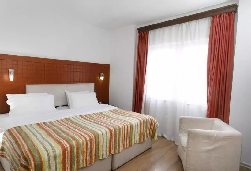 Fotos del hotel City  Tirana:  10