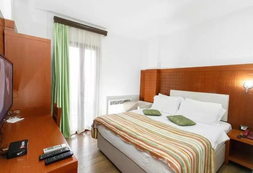 Fotos del hotel City  Tirana:  16