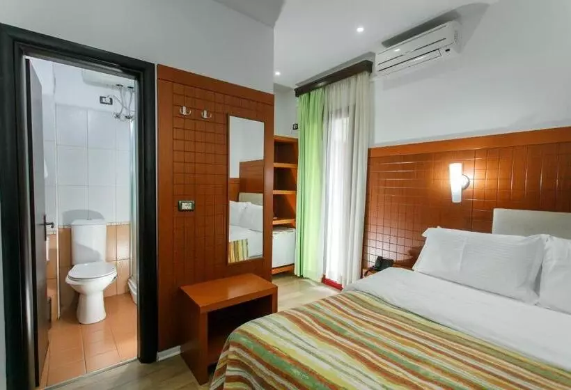 Fotos del hotel City  Tirana:  11