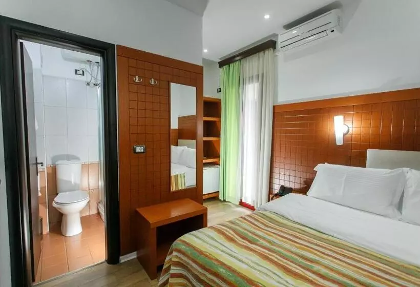 Fotos del hotel City  Tirana:  23