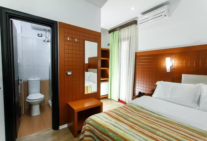 Fotos del hotel City  Tirana:  4