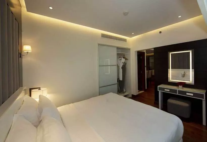 Fotos del hotel Number One Tower Suites:  35