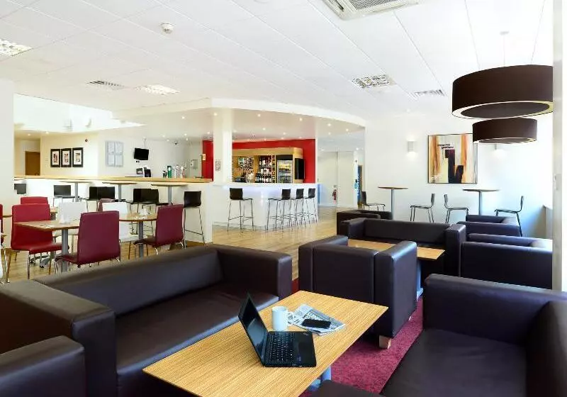 Fotos del hotel Travelodge London Central City Road:  3