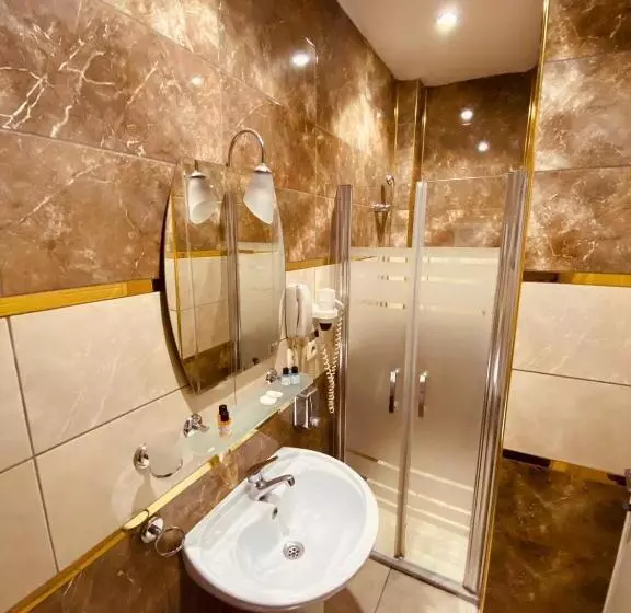 Fotos del hotel Adora:  21