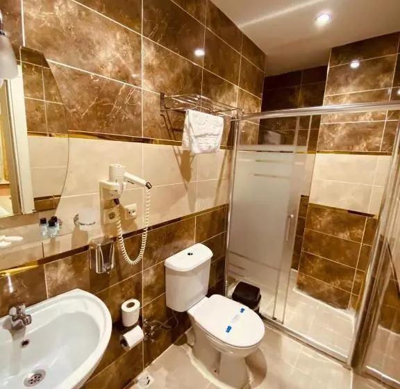 Fotos del hotel Adora:  9