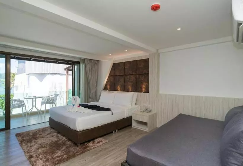 Destinaation Patong Boutique By The Sea