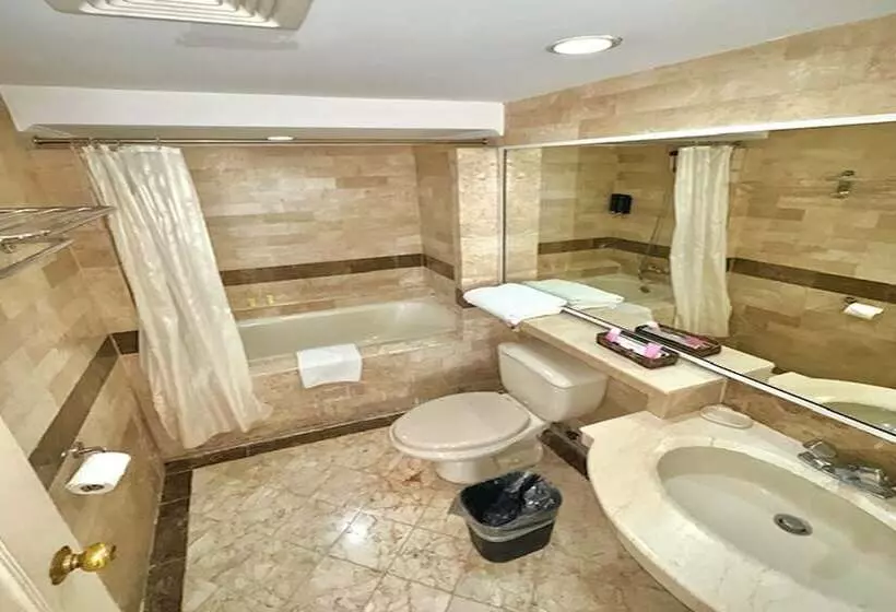 Fotos del hotel Orchid Garden Suites:  6