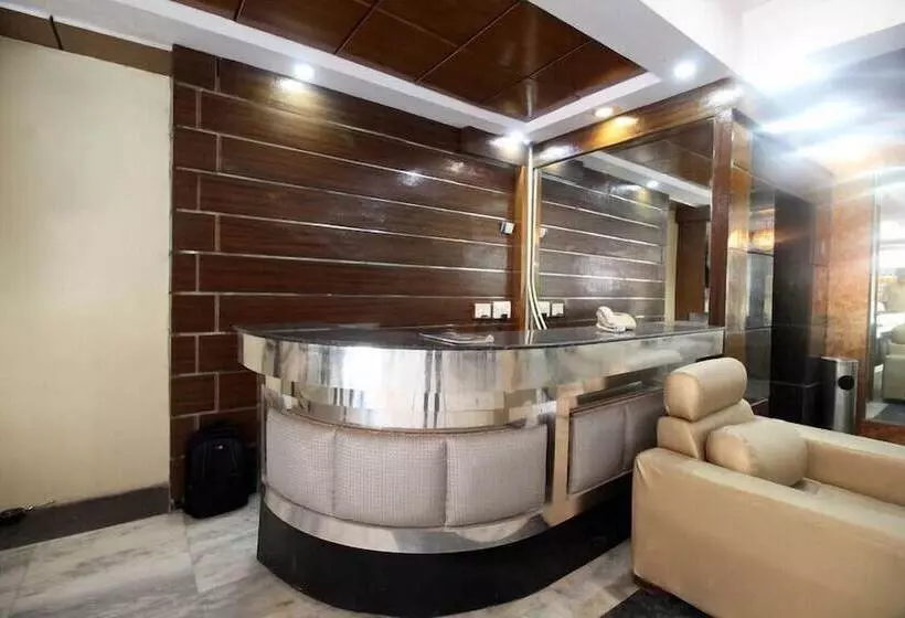 Fotos del hotel Delhi Heights:  3