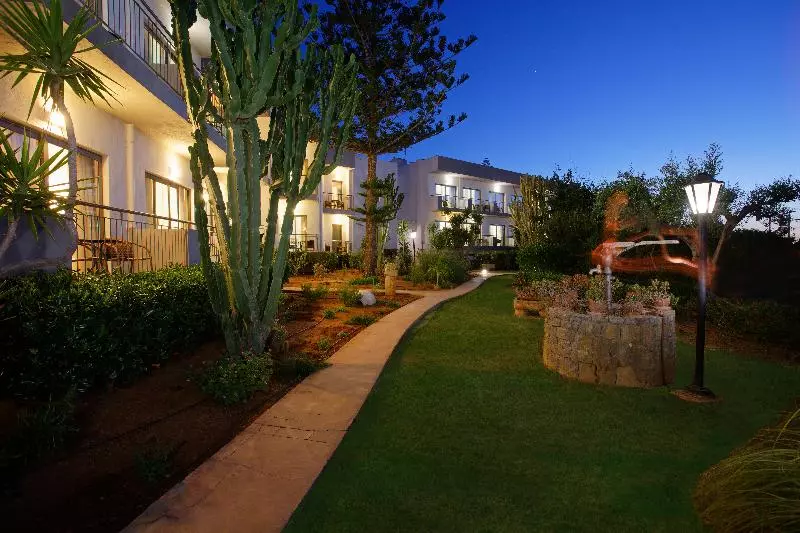 Fotos del hotel Oasis Beach:  5