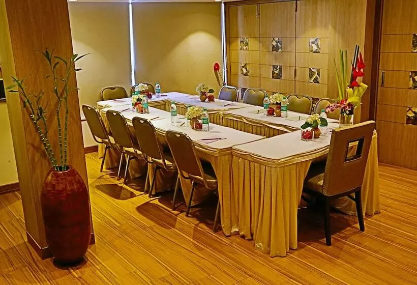 Fotos del hotel The Oriental Residency:  5