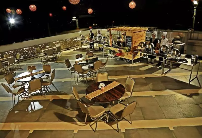 Fotos del hotel The Oriental Residency:  11