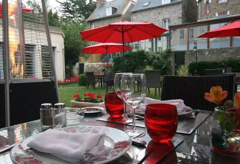 Fotos del hotel Grand Hôtel De Courtoisville  Piscine & Spa, The Originals Relais:  19